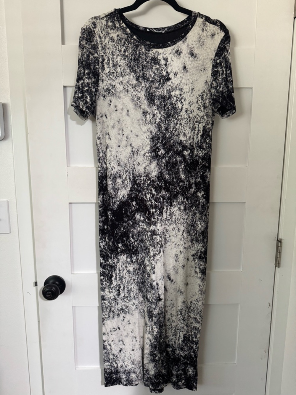 Black & White Marble Tie-Dye Short Sleeve Midi Dress